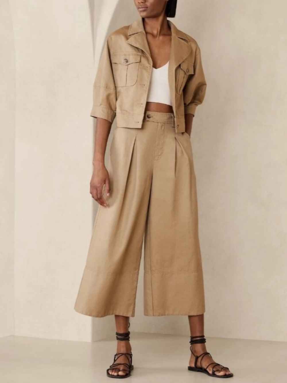 Banana Republic Tan Wide-Leg Cropped Trousers